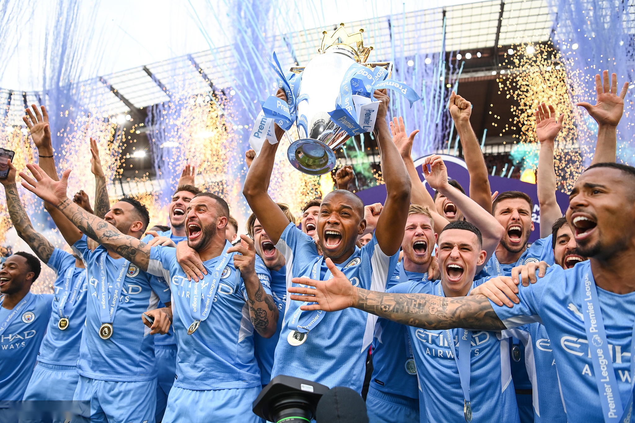 污染企业的 污染企业的